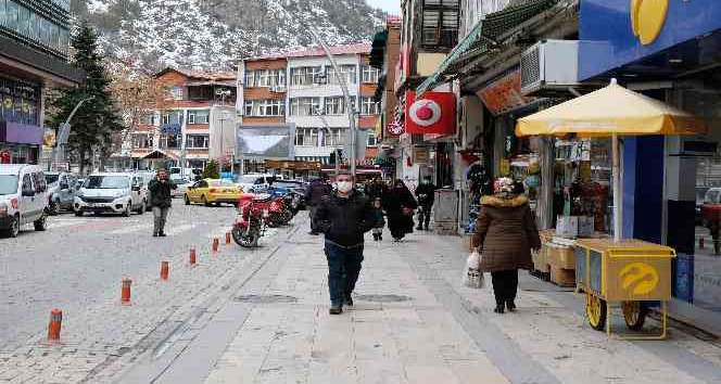 Vaka sayısı en fazla artan iller arasında yer alan Gümüşhane'de hastaneye başvuran hasta sayısının az olması dikkat çekiyor