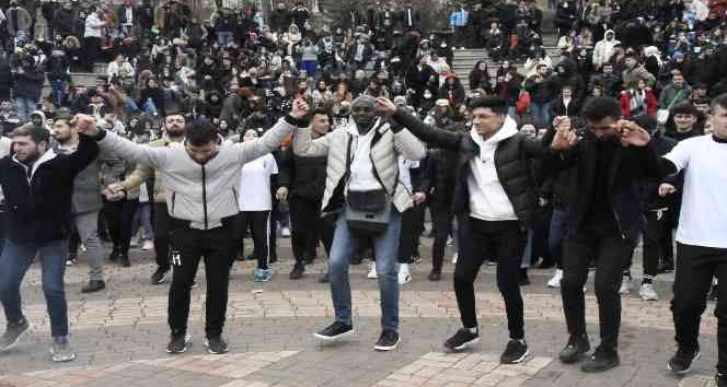 Gümüşhane'de soğuk havaya ve kar yağışına rağmen Nevruz kutlandı