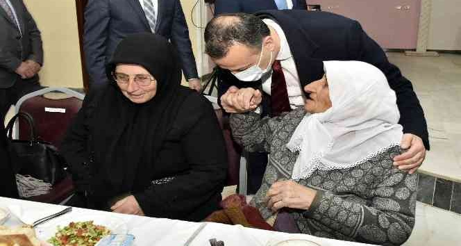 Vali Taşbilek ilçe iftar programlarının finalini Şiran'da yaptı