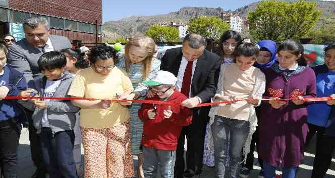 Özel çocukların el emeği ürünleri Özel Eller Sanat Şenliği'nde sergilendi
