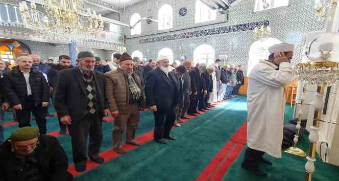 Gümüşhane'deki tüm camilerde gıyabi cenaze namazı kılındı