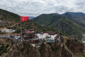 Gümüşhane'deki cam terası 67 bin 786 kişi gezdi