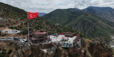 Gümüşhane'deki cam terası 67 bin 786 kişi gezdi
