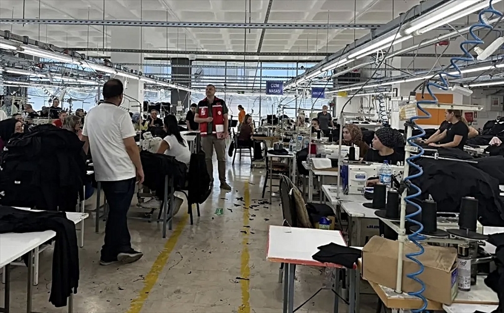 Tekirdağ'da tekstil çalışanlarına madde bağımlılığıyla mücadele eğitimi verildi
