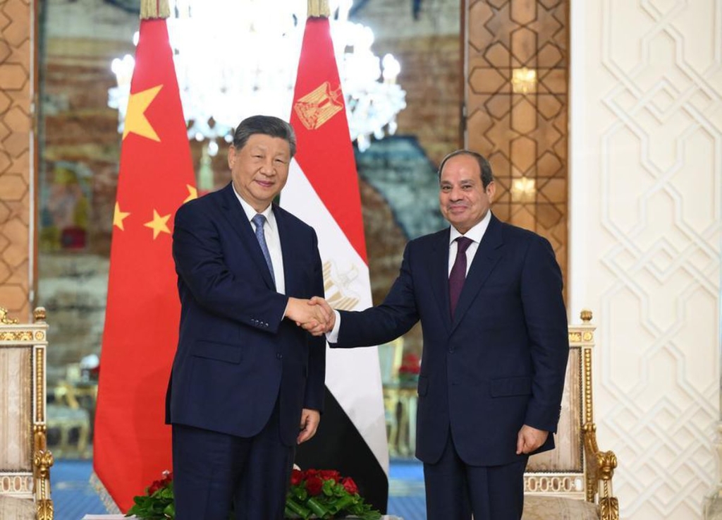 Xi ve Sisi, ticaret ve yatırımda yerel para birimlerinin kullanımını artırma konusunda uzlaştı