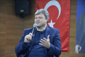 Ertuğrul Sağlam Gümüşhane'de spor lisesi öğrencilerine eğitimin önemini anlattı
