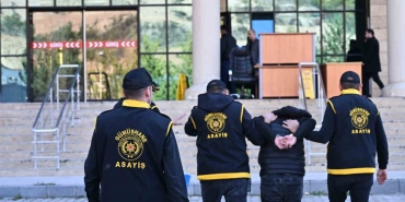 Gümüşhane'de aynı apartmanda iki evden altın ve para hırsızlığı şüphelisi yakalandı