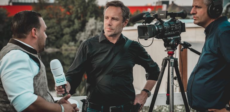 İbrahim Kalın şehitler anısına hazırlanan klipte yer aldı