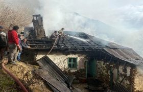 gumushane-de-ev-ve-ahir-yangini