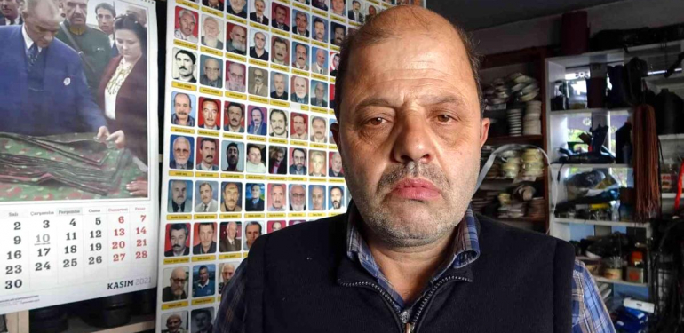 Mahallesinin vefat eden eski sakinlerini unutmadı