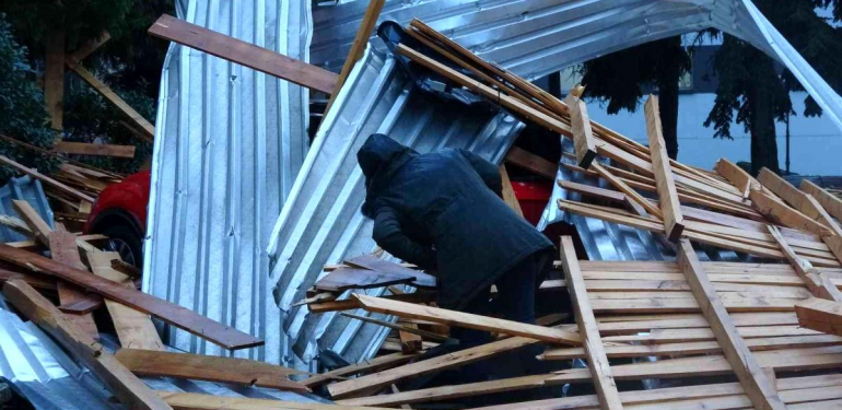 Trabzon’da fırtınanın bilançosu gün ağarınca ortaya çıktı