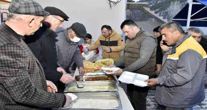 Bu köyden iftar yapmadan ‘Geçit' yok