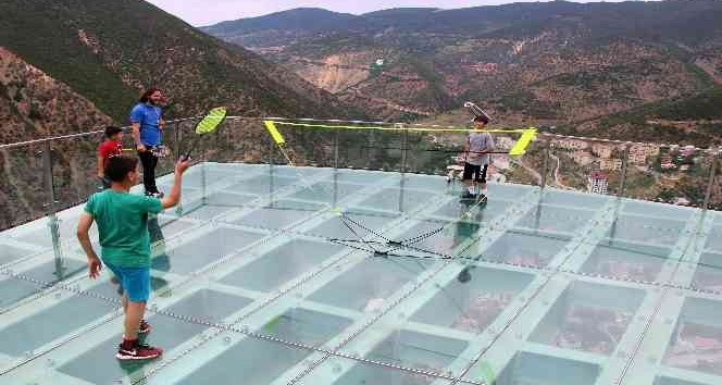 Gümüşhane'de adrenalin dolu badminton antrenmanı