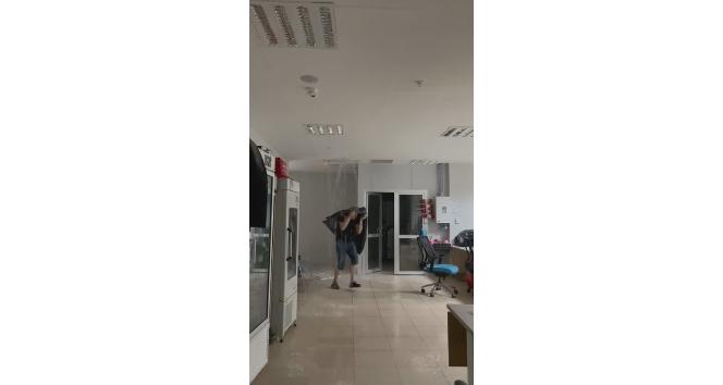 Gümüşhane'de şiddetli sağanak su baskınlarına neden oldu