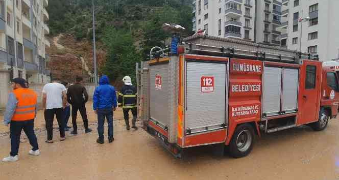 Gümüşhane'de su dolu çukura düşen kız boğulmaktan son anda kurtarıldı