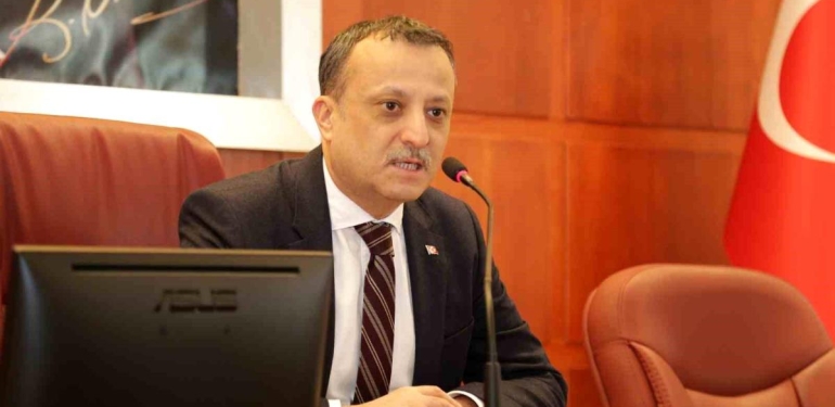 Vali Taşbilek “Tekrar uğraş, ha gayret” diyerek yardım kampanyalarının devamını istedi