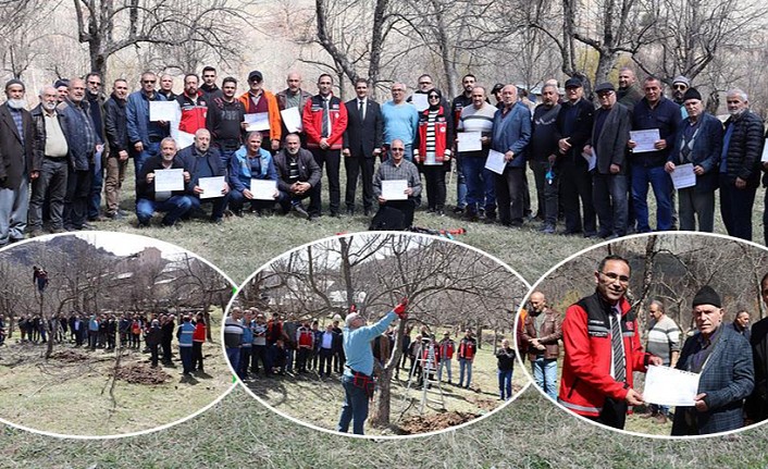 Çiftçilere budama eğitimi verildi #haberi, #haberleri, #Gümüşhane #haber