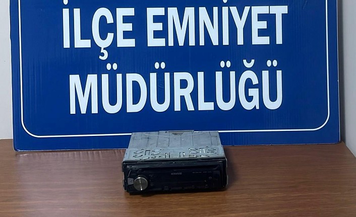 Oto teyp hırsızları yakalandı