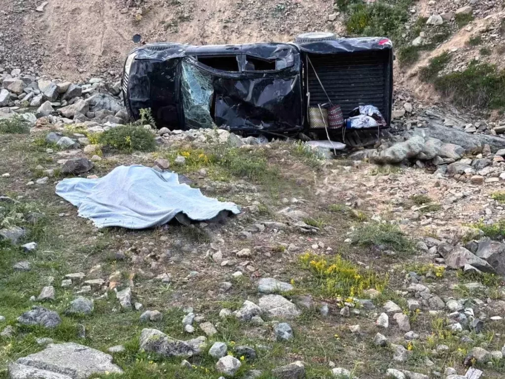 Gümüşhane'de Trafik Kazası: 2 Ölü, 4 Yaralı