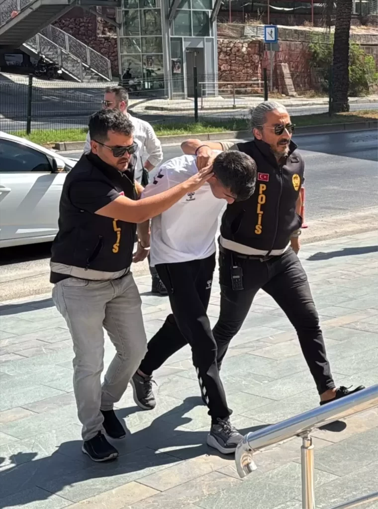 Alanya'da Arkadaşını Öldüren Zanlı Gümüşhane'de Yakalandı