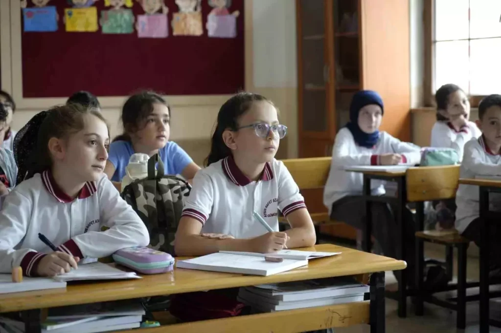 9 Yaşındaki Kızdan Örnek Davranış