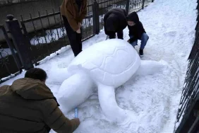 Cihan Oral'ın Kardan Kaplumbağa Heykeli