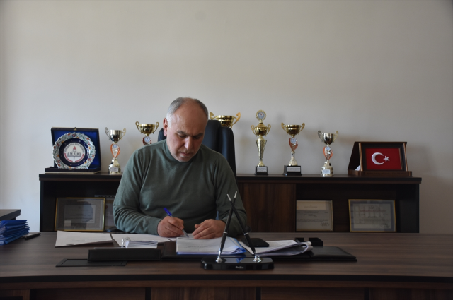 43 yıl önce mezun olduğu okula müdür olarak döndü