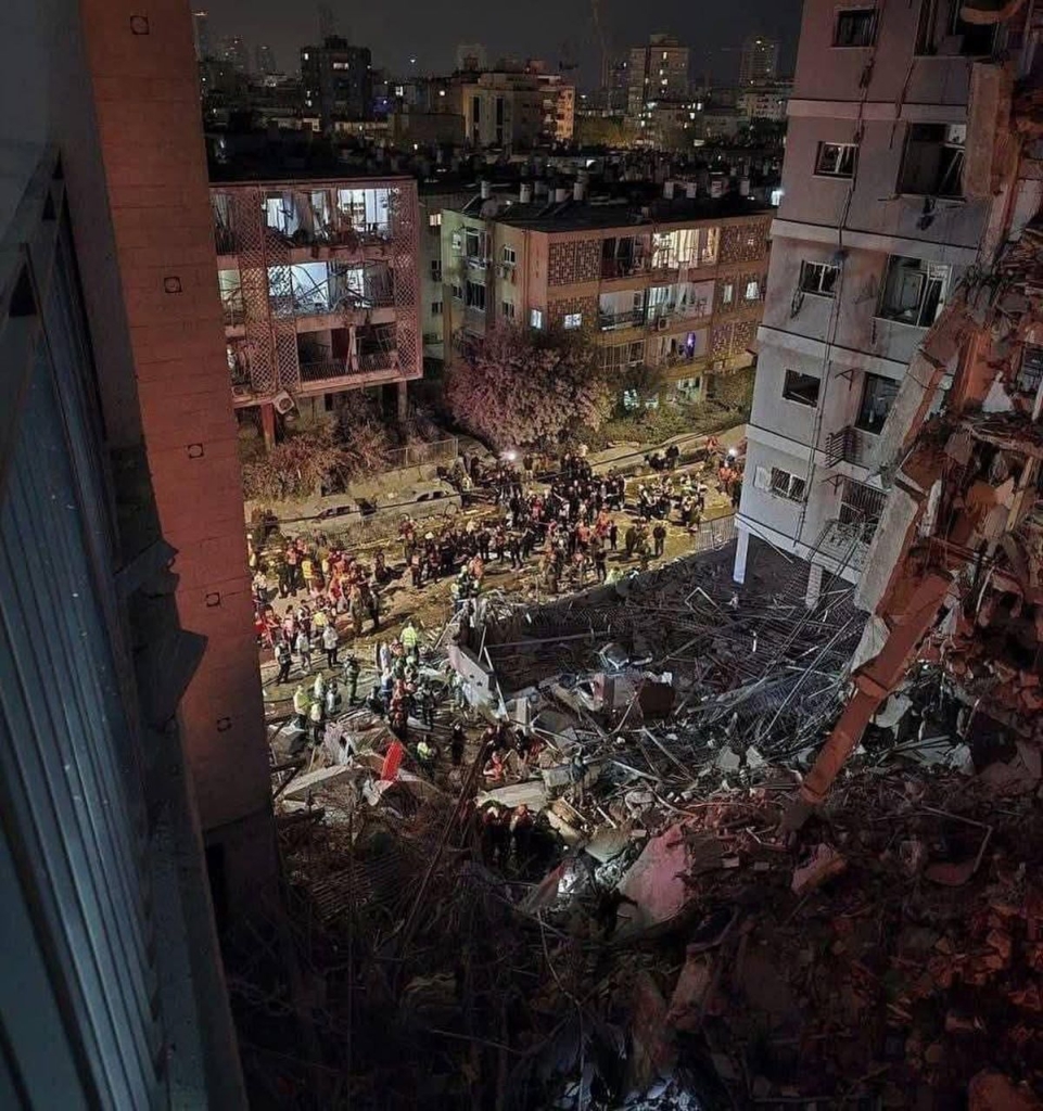 Arad kenti füzelerle vuruldu; 6 ölü, 100'ün üzerinde yaralı
