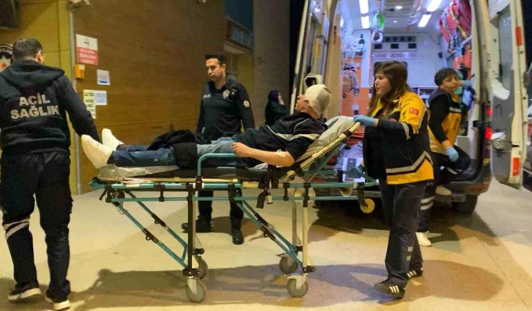 Bursa'da 3 kişi sopalarla darp edildi