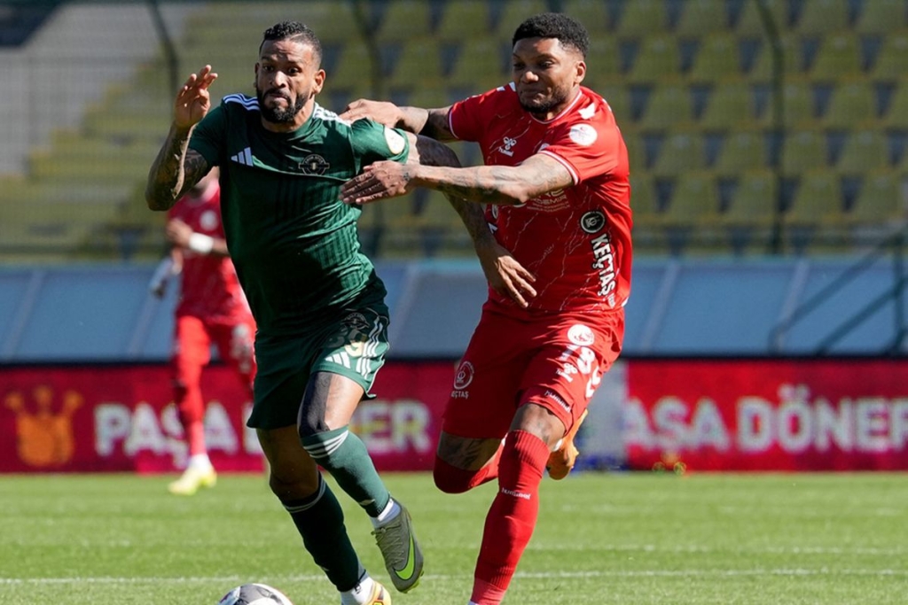 Esenler Erokspor, Süper Lig'e bir adım daha yaklaştı