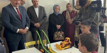 İstanbul'daki Tuba Şehitler İmam Hatip Ortaokulu'nda STEM Laboratuvarı açıldı