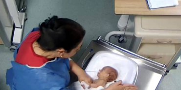 5 günlük bebeğe şiddet uygulayan hemşire, mahkemede hakime yalvardı