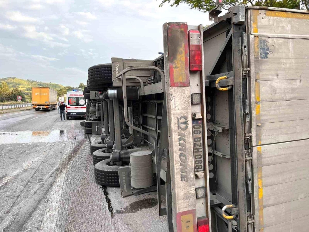 Balıkesir'de tır kazası: 1 yaralı