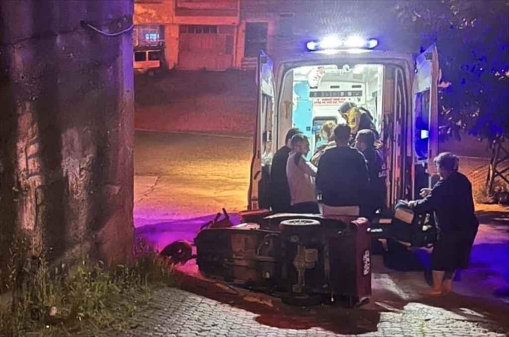 Boyabat’ta Motosiklet İstinat Duvarına Çarptı: Sürücü Ağır Yaralı