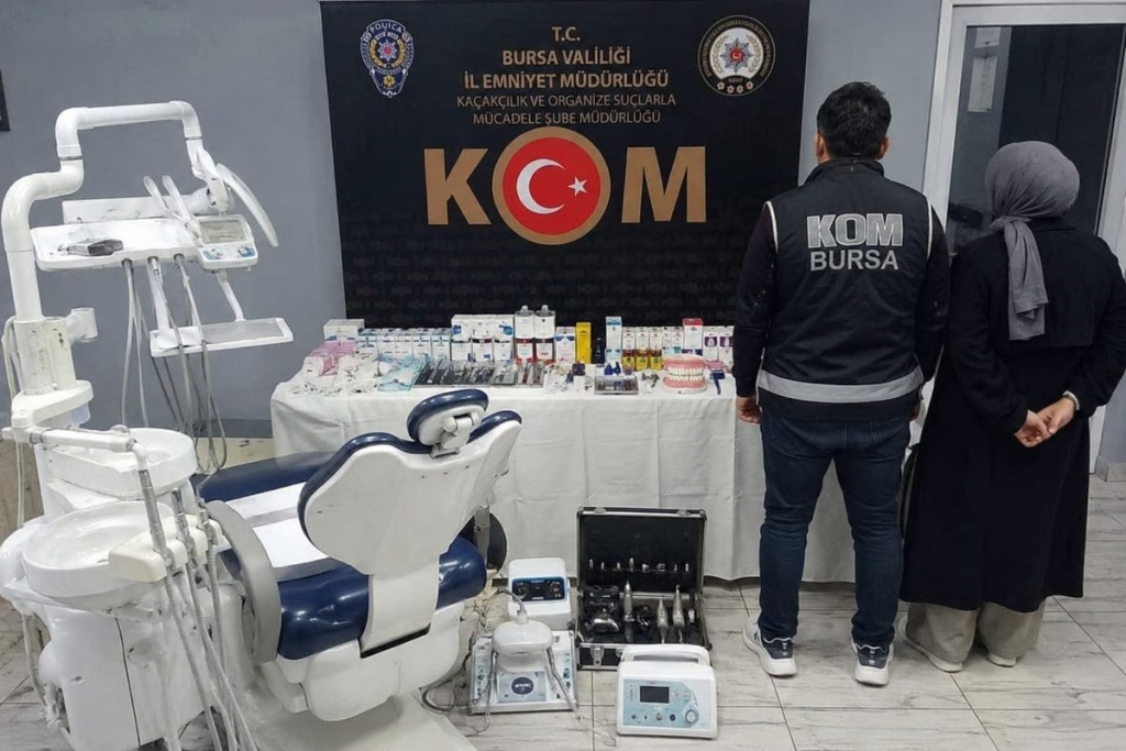 Bursa'da sahte diş hekimlerinin işlettiği kaçak muayenehaneye baskın: 2 gözaltı