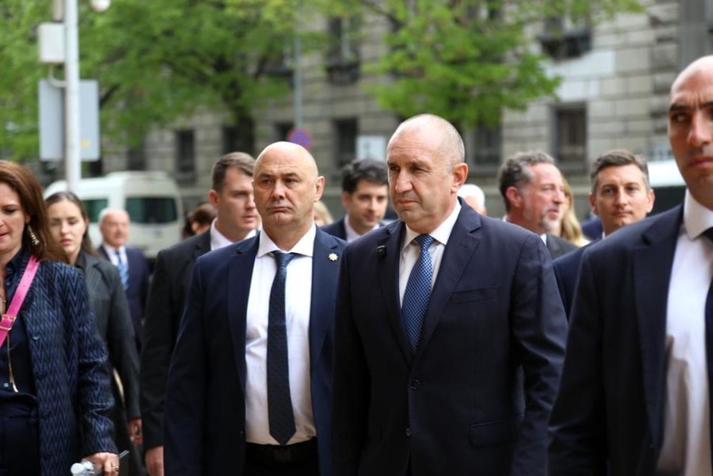 Çin Başbakanı Li, Bulgaristan Başbakanı Olarak Göreve Gelen Radev'i Kutladı