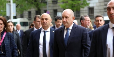 Çin Başbakanı Li, Bulgaristan Başbakanı Olarak Göreve Gelen Radev'i Kutladı