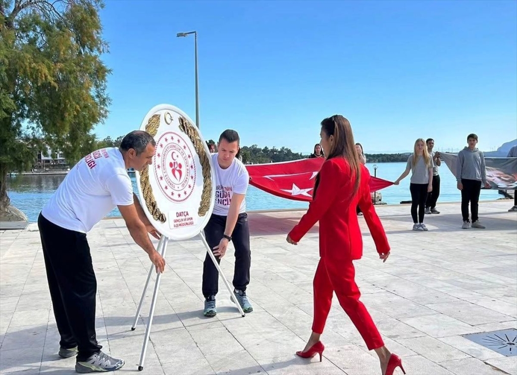 Datça'da Gençlik Haftası dolayısıyla tören düzenledi