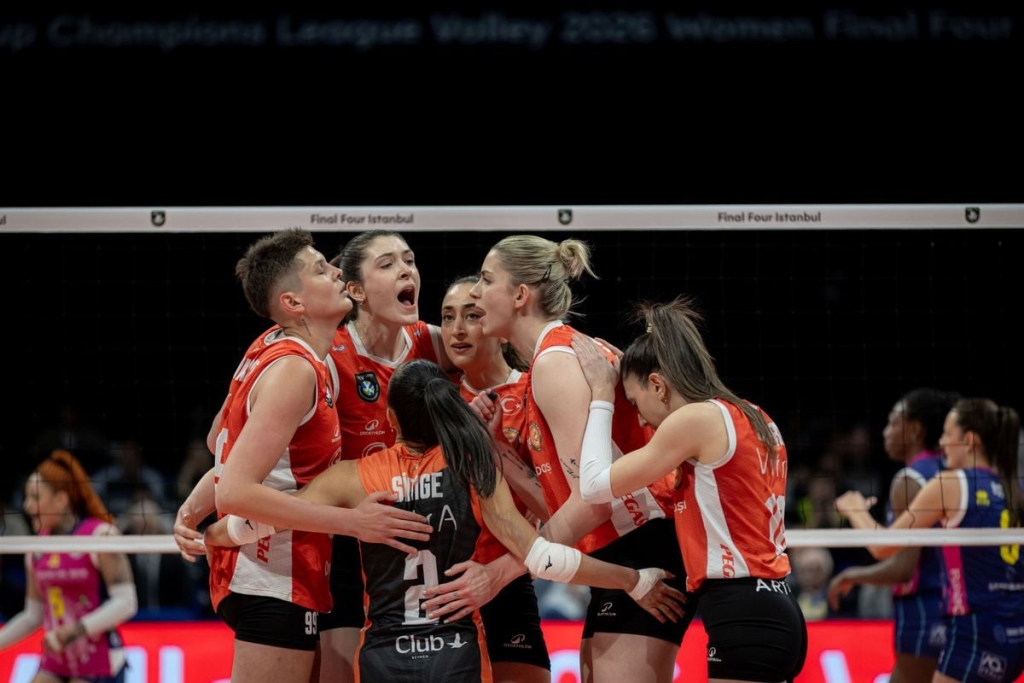 Eczacıbas¸ı Dynavit Şampiyonlar Ligi Finali'nde VakıfBank'ın rakibi oldu