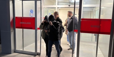 Eskişehir'deki Yolsuzluk Operasyonunda Gözaltına Alınan Şüpheliler Sağlık Kontrolünden Geçirildi