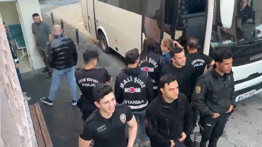 İBB'ye ihale operasyonu; şüpheliler sağlık kontrolünden geçirildi