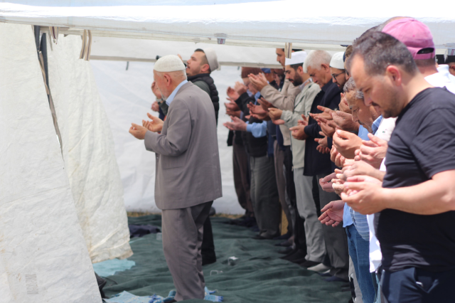 Kuraklıkla anılan Karapınar'da yağışlar için şükür duası