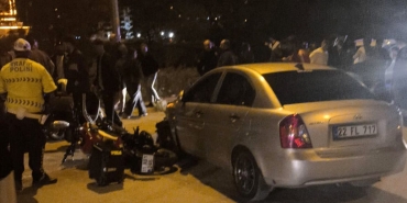 Otomobille motosiklet çarpıştı; 2 yaralı