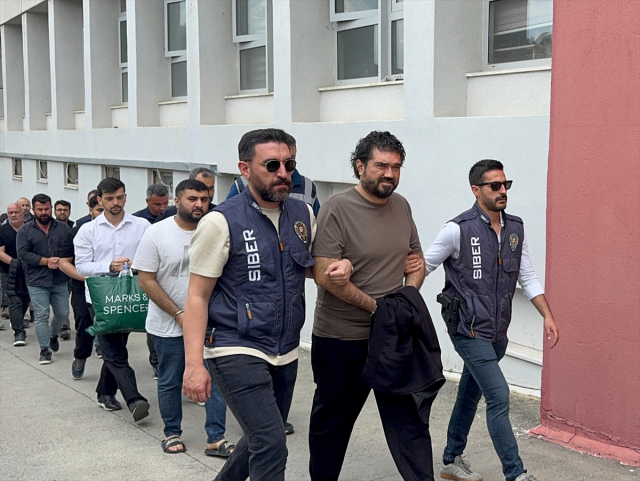 Rasim Ozan Kütahyalı'yla ilgili bomba iddia: Lüks araç vurgunu yapıp, şasi numarasını değiştirmiş