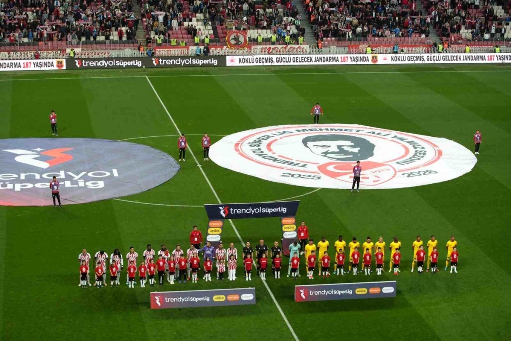 Trendyol Süper Lig'de Samsunspor-Göztepe maçının ilk 15 dakikası golsüz