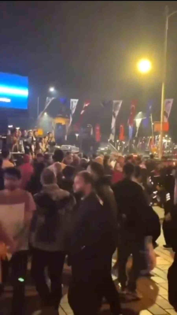 Üsküdar'da Galatasaraylı taraftarlara saldırı - Haberler