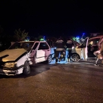 Araçta sıkışan yaralıyı itfaiye kurtardı