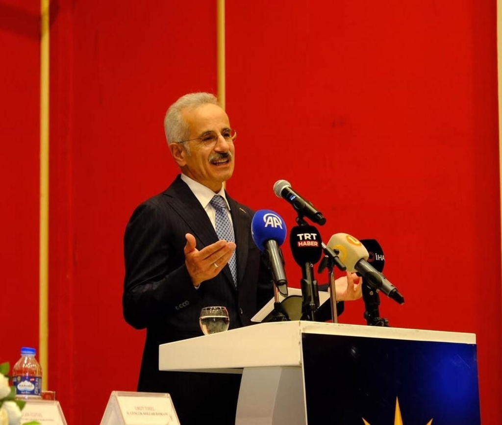 Bakan Uraloğlu: Bayburt-Gümüşhane Havalimanı'nı bu yıl bitmeden hizmete açacağız