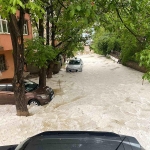 Gümüşhane'de dolu ve sağanak hayatı felç etti