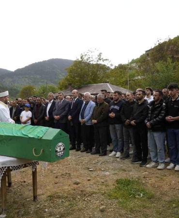 Gümüşhane'de öldürülen genç kadın son yolculuğuna uğurlandı